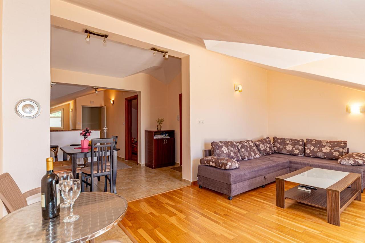 Apartment Knezevic Petrovac Exterior photo